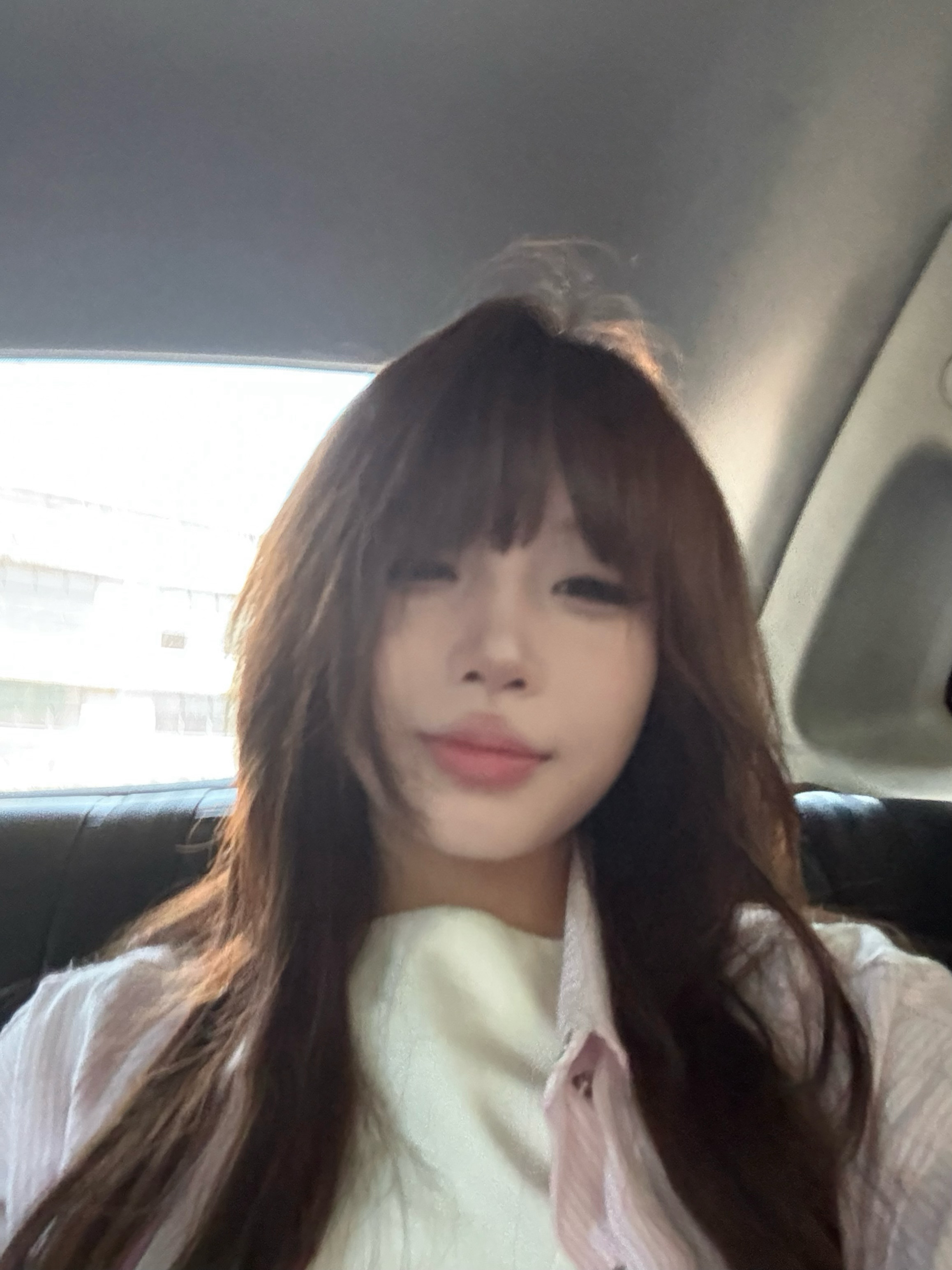 忙碌了一上午的夹师傅…终于…在发现自己把今天的高铁票买成明天之后…力竭了… ​​