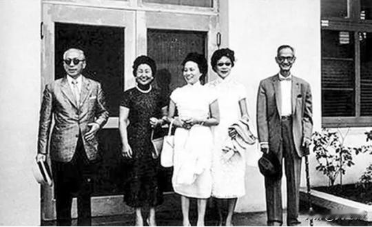 1961年，75岁的前北大校长蒋梦麟，见到53岁的徐贤乐，张开的嘴巴就合不上了，