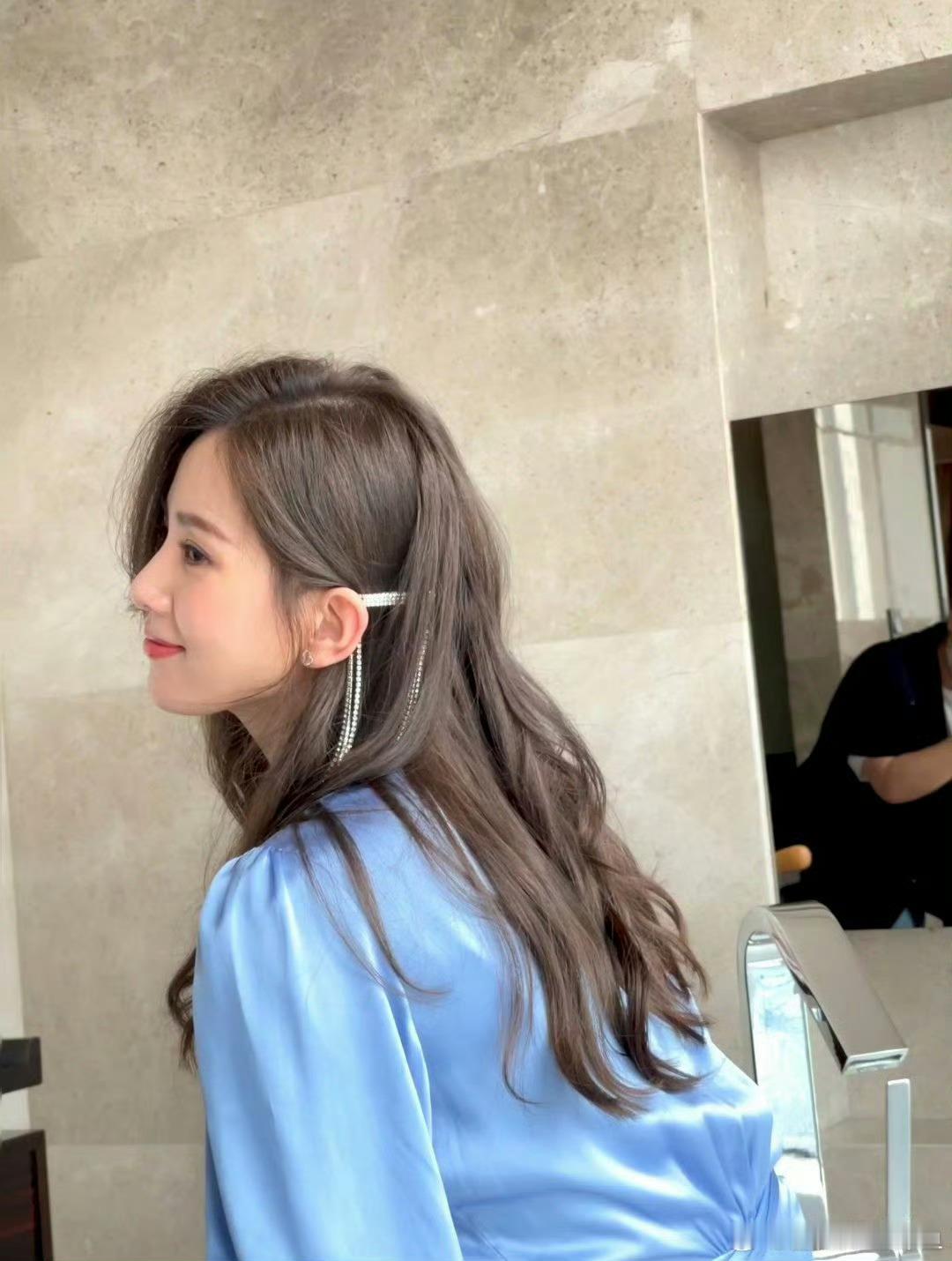 刘诗诗小时候用这张脸捅马蜂窝哇塞!刘诗诗小时候竟用萌脸开启捅马蜂窝大冒险，E人属