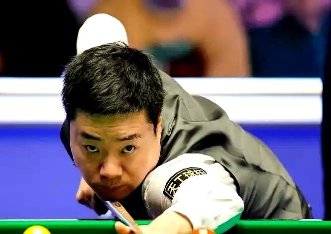 丁俊晖第20次杀入克鲁斯堡，首轮就撞上了老对手“土豆哥”。
 

2026年世锦