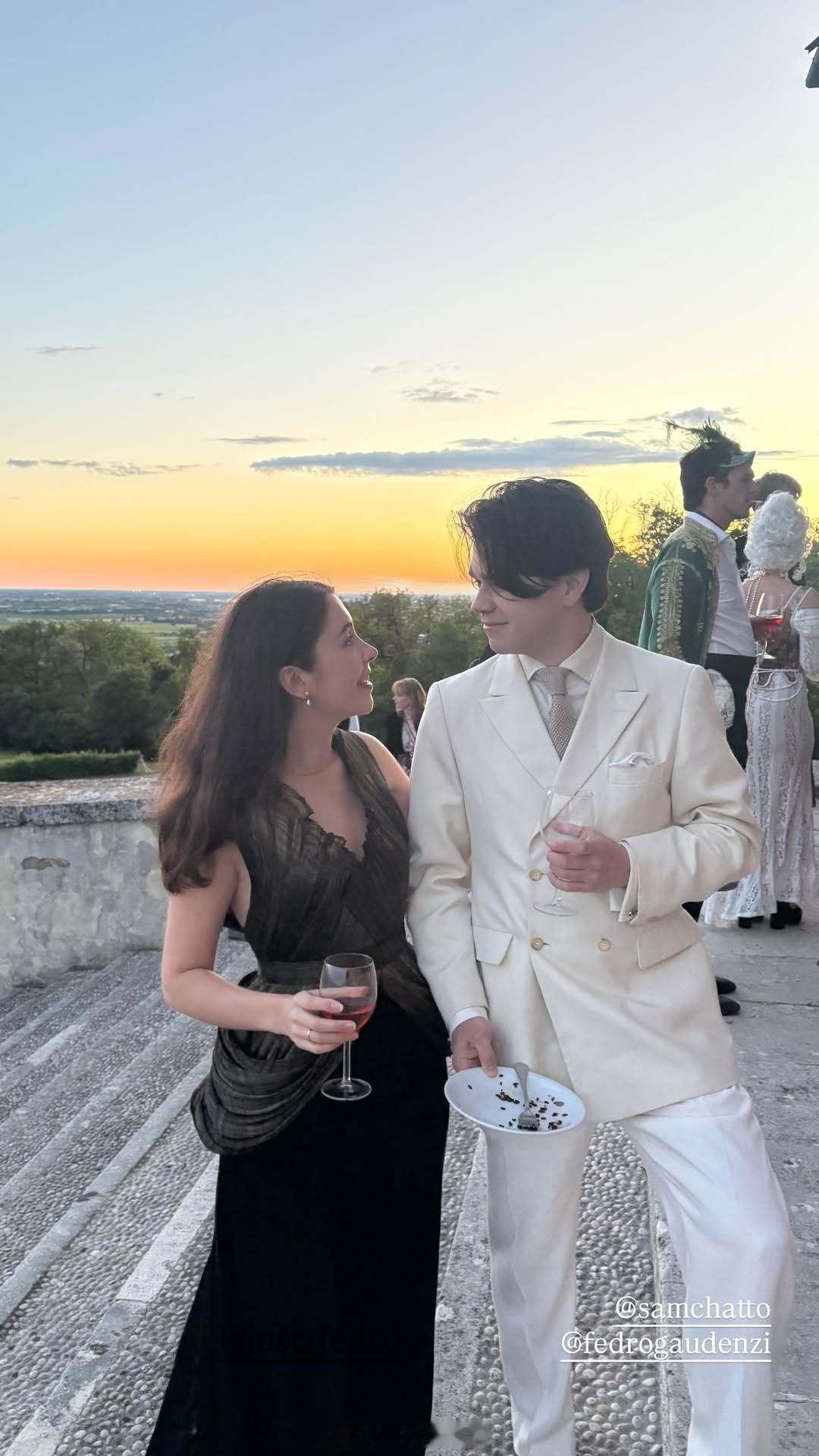 英国王室  昨天玛格丽特公主的外孙Samuel Chatto的女友Eleanor