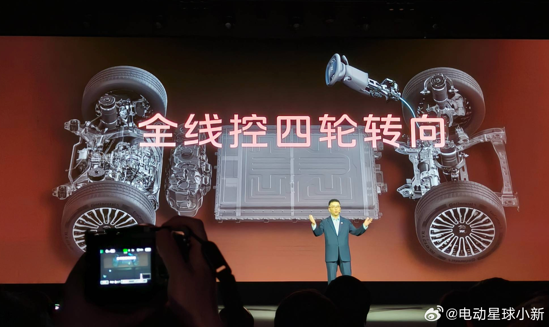 万众期待！智己 LS8，将会是 30 万元内首款搭载线控转向技术的车型！已知后轮