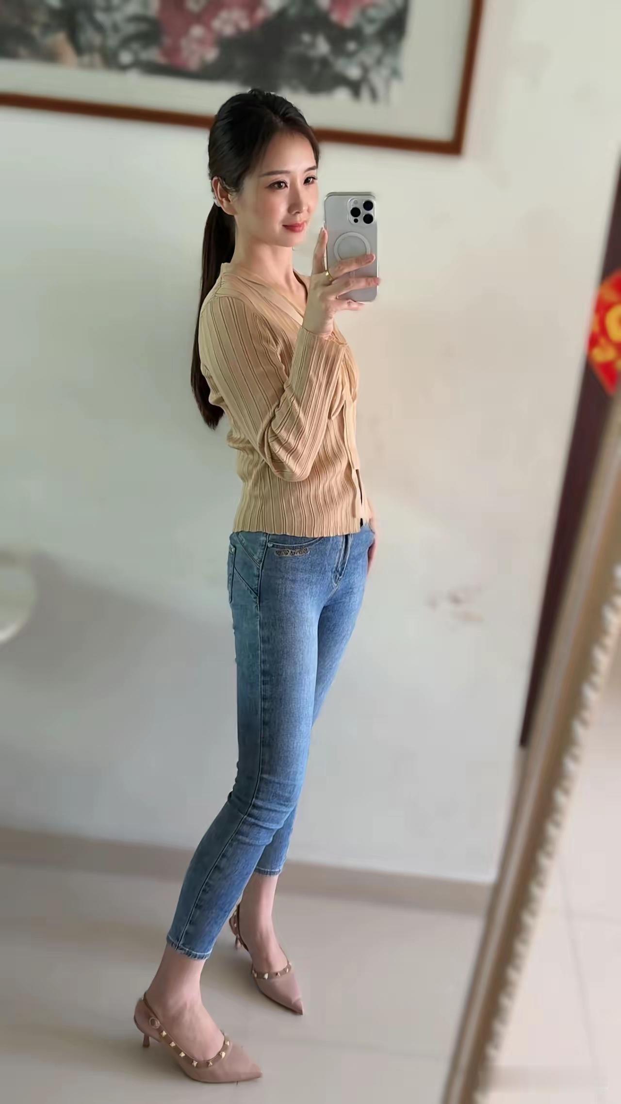 两个孩子的妈妈，看不出来吧！