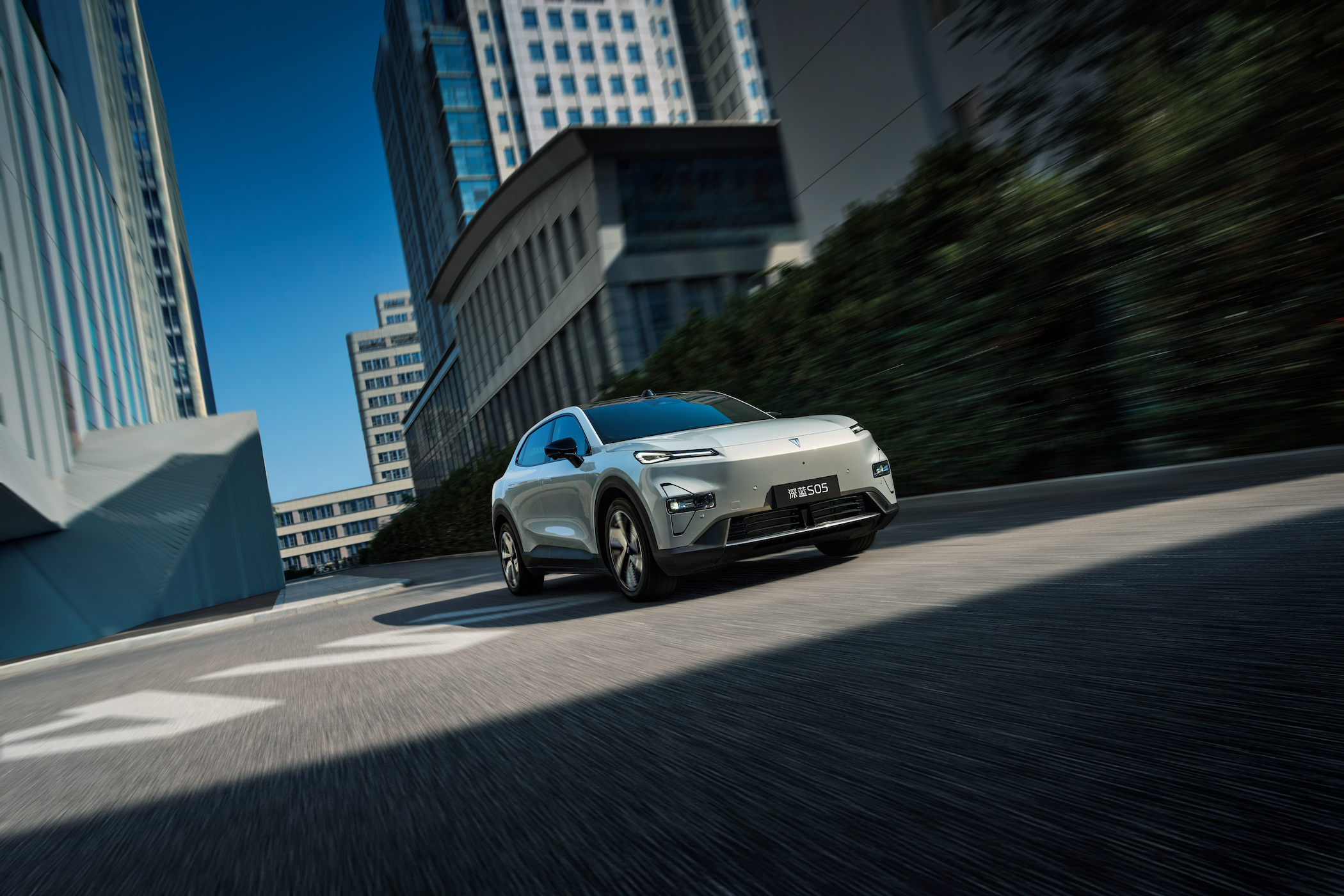 在全球油价持续高企的大环境下，深蓝S05在英国上市的消息，无论在国内还是海外都令