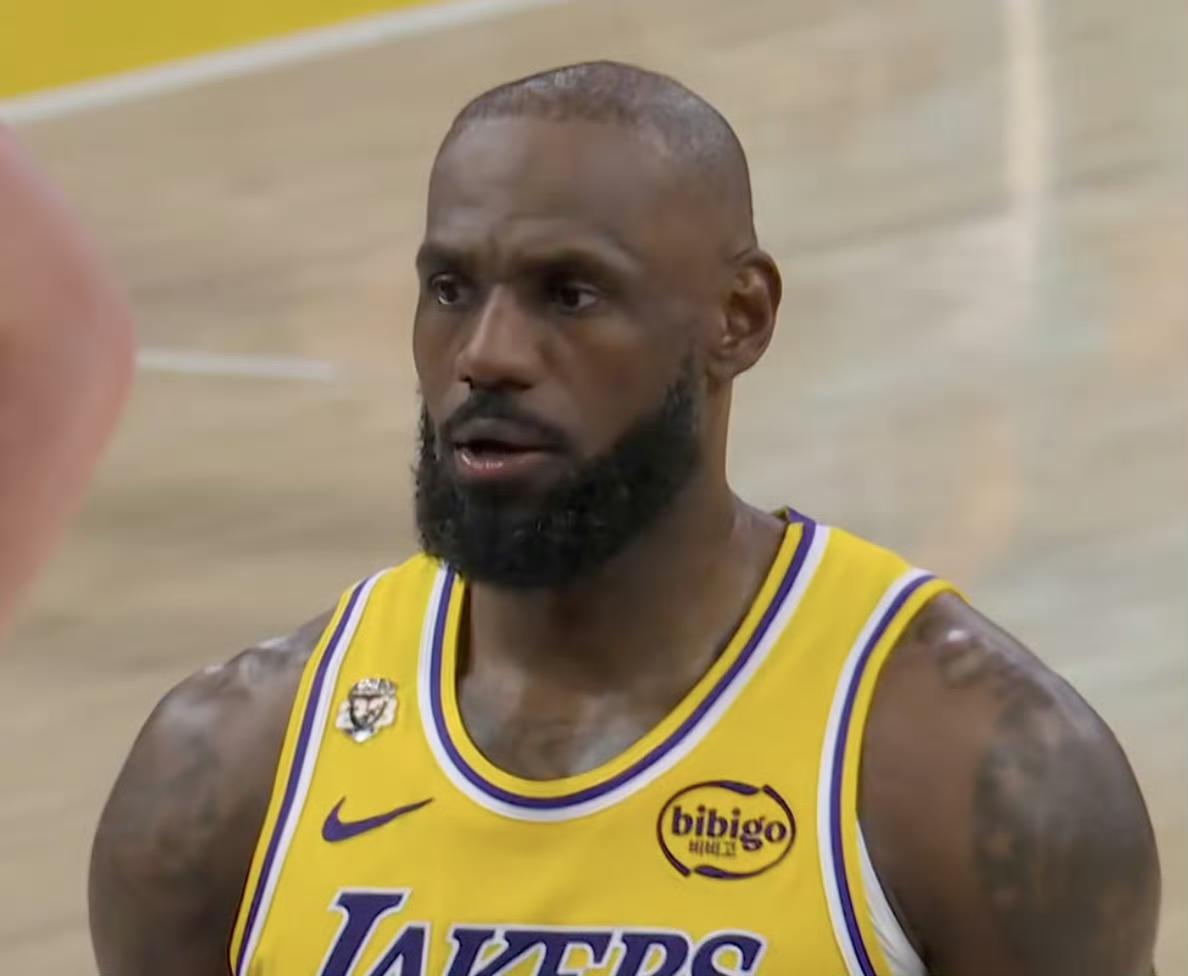 有一说一，今日詹姆斯和巴特勒根本不在一个级别！！
 
巴特勒：今日比赛上场32分