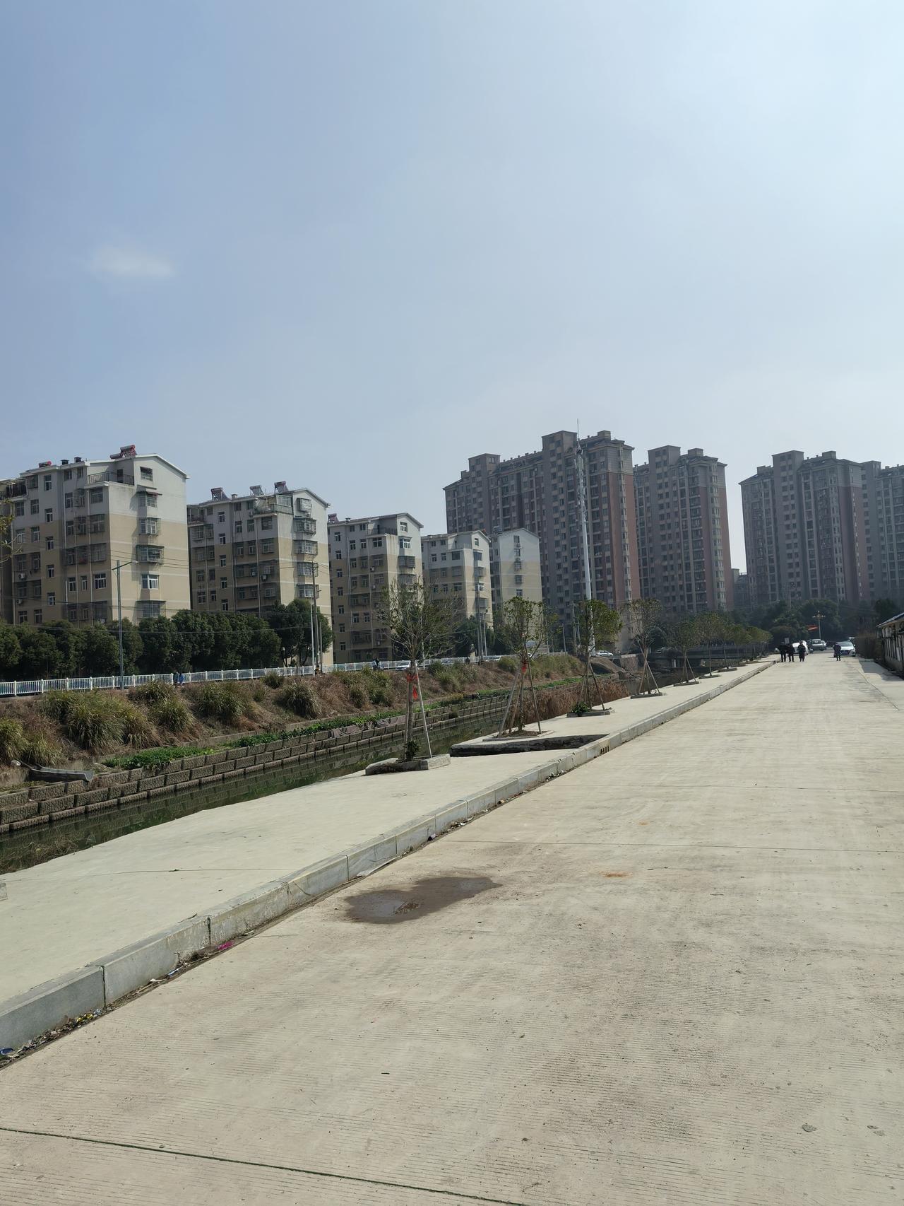 花湖机场牛啦！2025 年航空货邮吞吐量达 114.5 万吨，跻身全国第五的“百