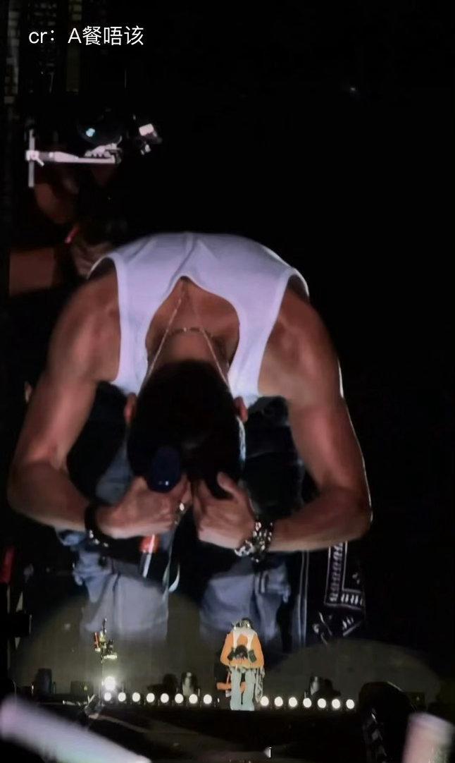 陶喆你是从哪里学的饭撒 以前的陶喆：认真唱歌。现在的陶喆：认真唱歌+认真饭撒。这