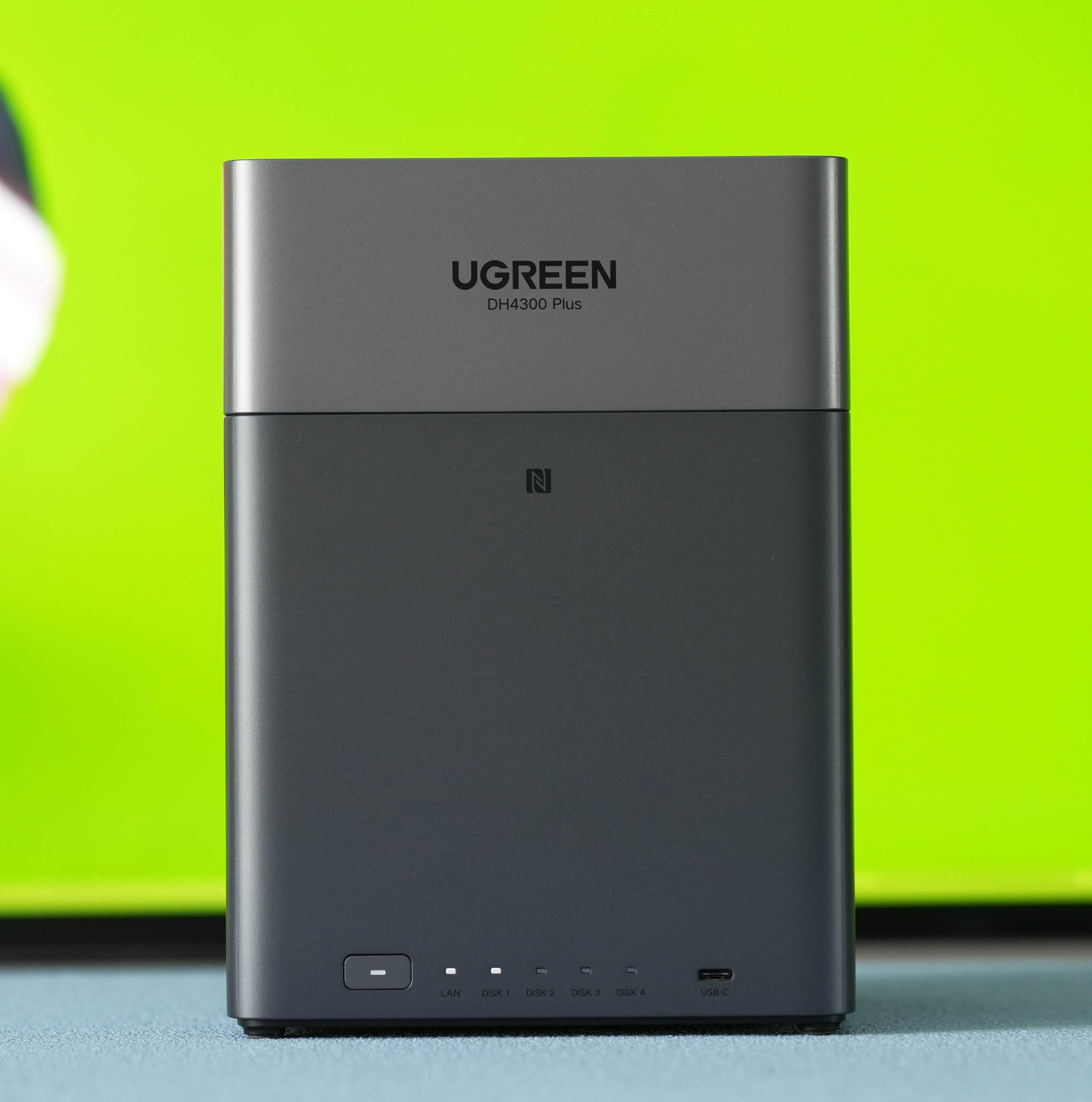 最近入手了绿联NAS DH4300 Plus，真爽，其实我早就想弄个NAS了，因