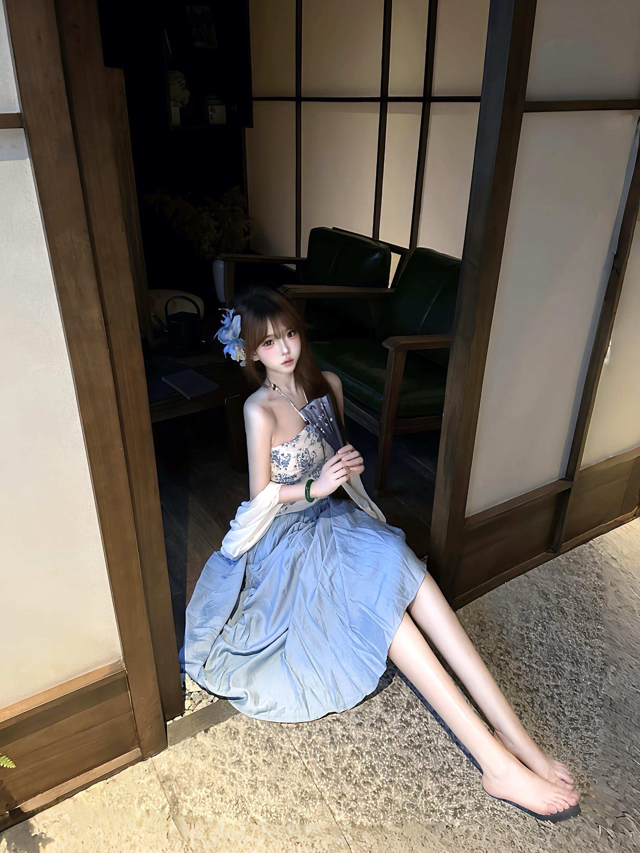我们穷极一生所追求的挚爱 有时想想 人生海海 于人于物 何必执着.