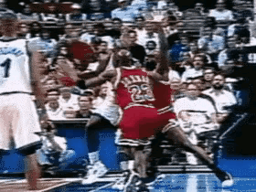 乔丹给初来乍到的大鲨鱼一个大帽