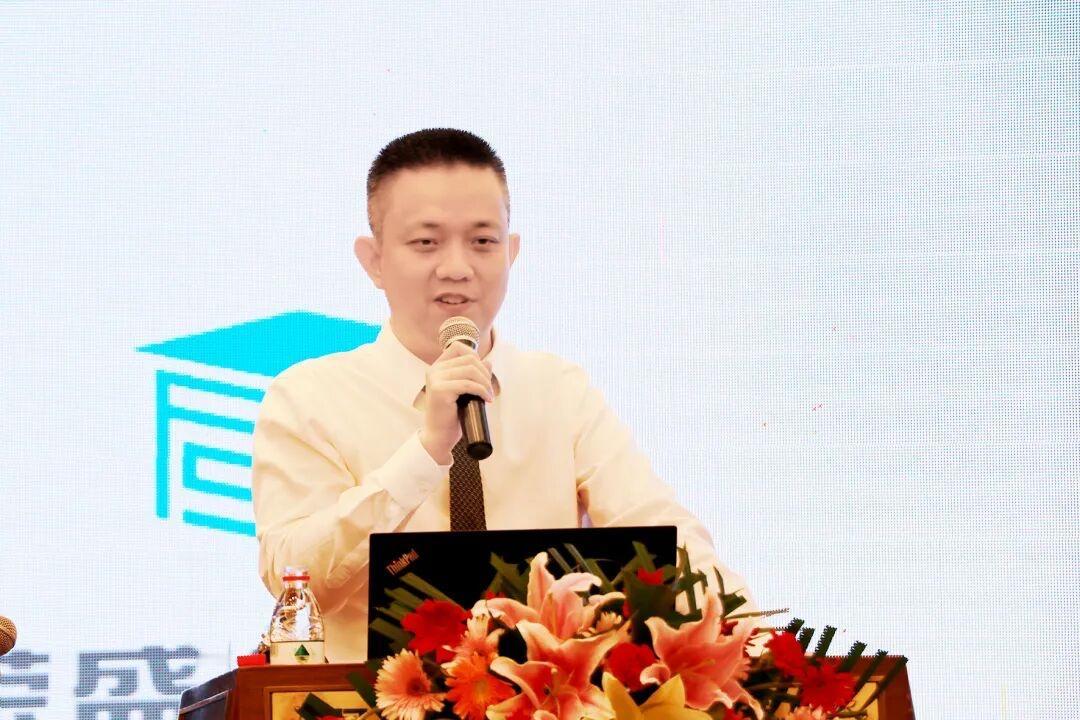 王晓辉出任荣盛发展副总裁，任期至第八届董事会届满之日止。