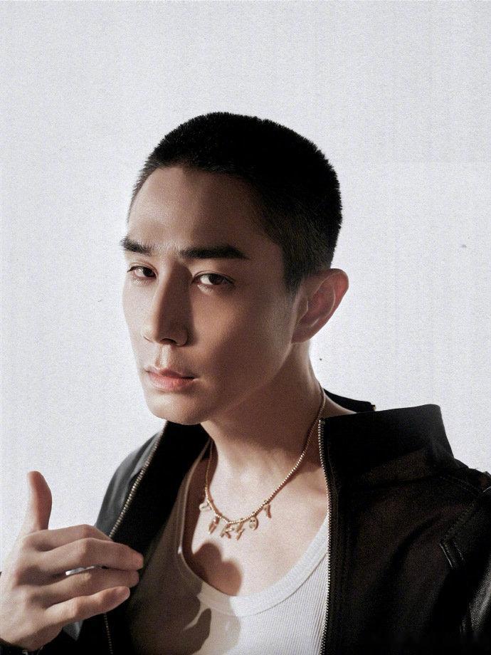 陈小春张智霖李承铉hi6兄弟合体谁看 HI6 没激动？陈小春张智霖李承铉合体，握