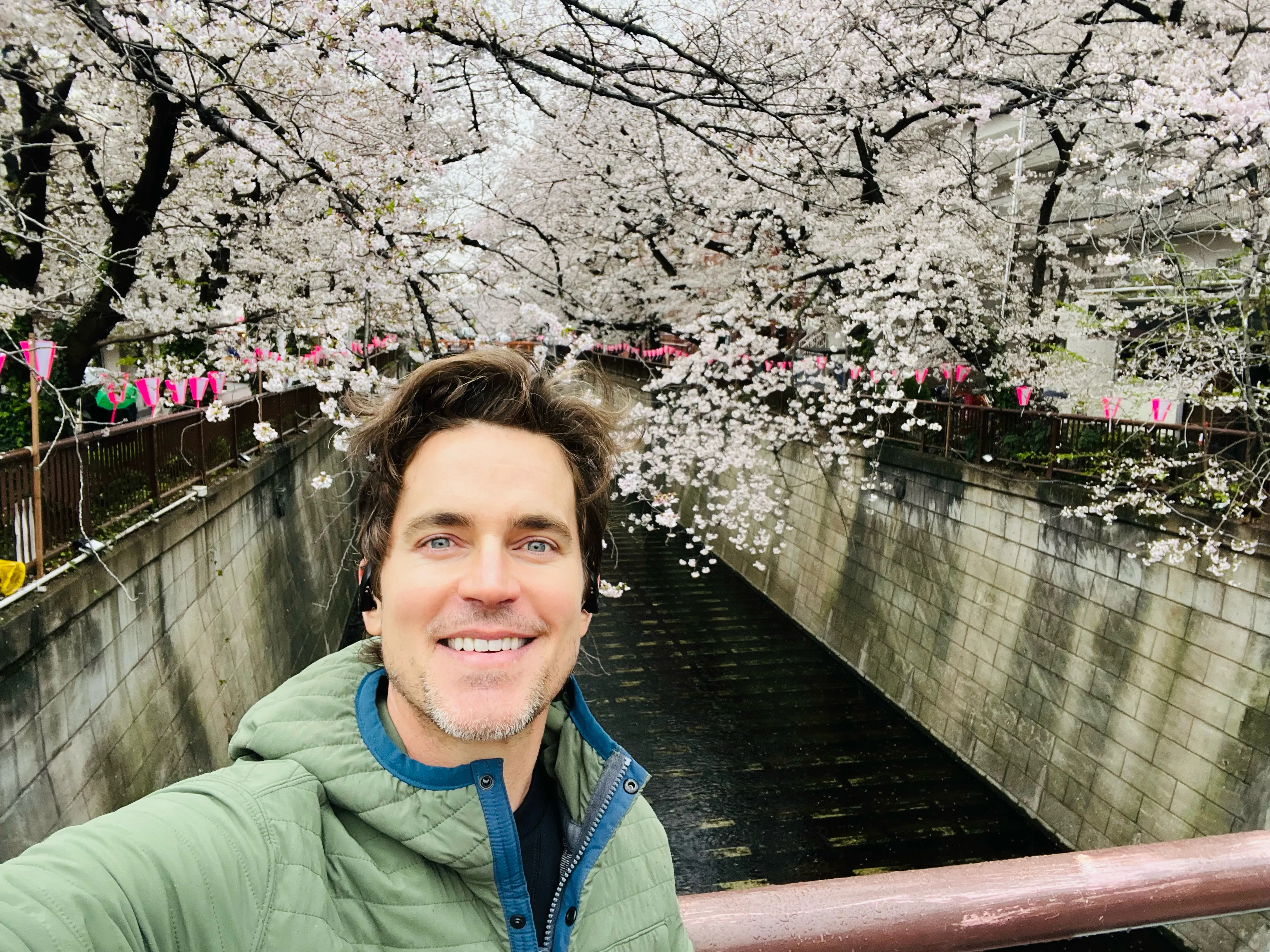 孔雀在日本丢失护照 原来这张「女大自拍」下有着这么一个惊险的故事！每次Matt 