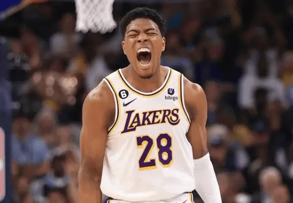 NBA季后赛历史最佳三分命中率（季后赛三分出手数≥100次）：1. 八村垒— 4