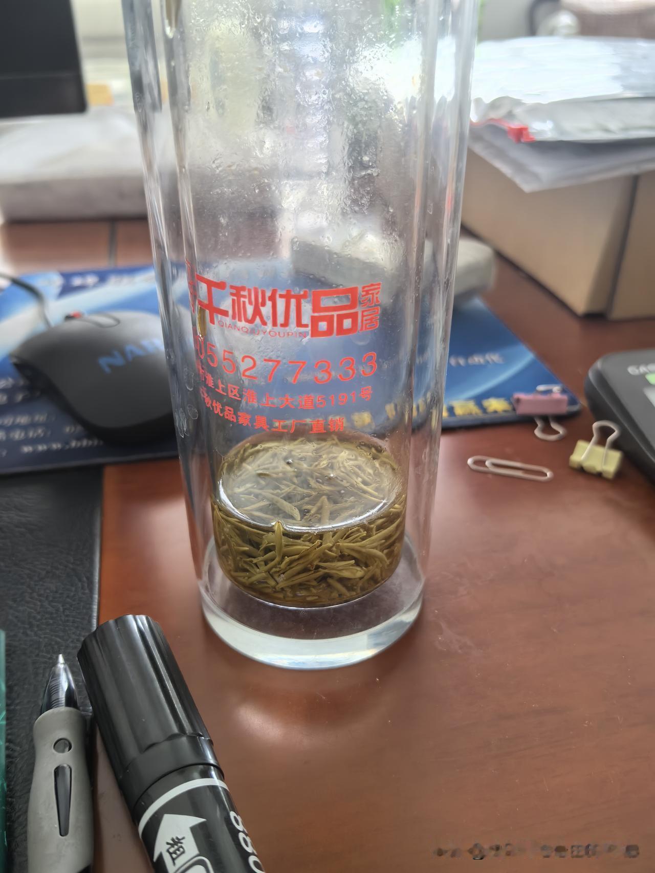 品茗如品人生，初尝微涩，回味甘醇绵长。好茶经得起时光的冲泡，正如真挚的情谊经得起