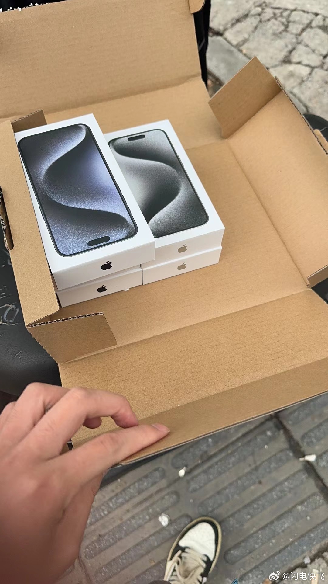 iPhone16价格不降反升每年出新机老款都会涨一波应该是工厂停产了 电商平台的
