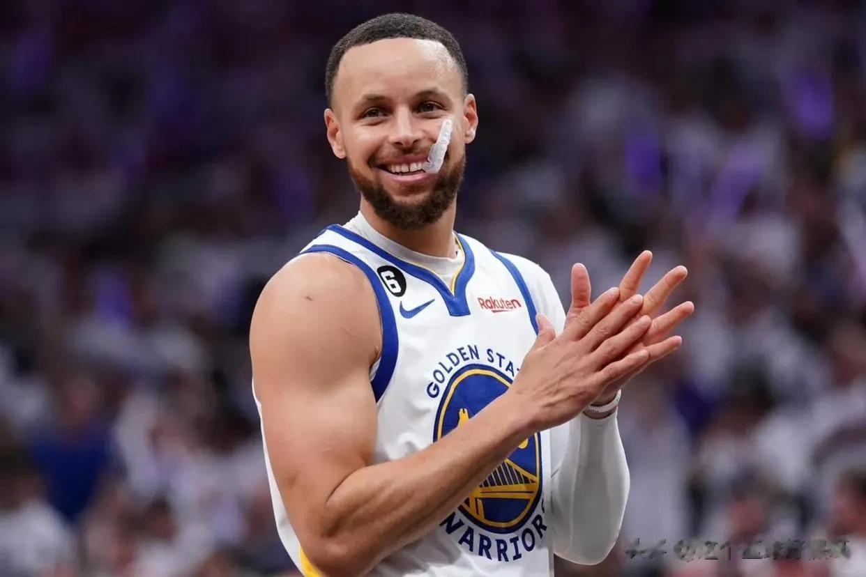 库里：NBA在进步！我在其中扮演着重要的角色！
近期，库里参加了一档访谈节目，在