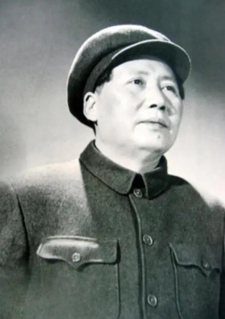 为什么有一些人，在战争年代对毛主席无比崇拜，建国后却对他不满？因为毛主席没有让他