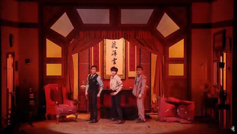 刘同没人抱但有梗抱喜人奇妙夜 看到刘同在台上的表现，你会发现一个真正的喜剧人，即