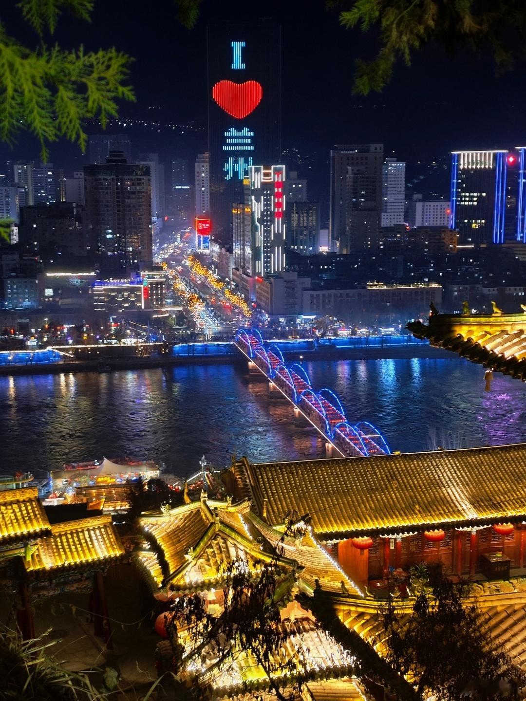 这座城市让我想起了一个上古老梗：兰州烧饼（估计有些00后的朋友未必知道是啥意思）
