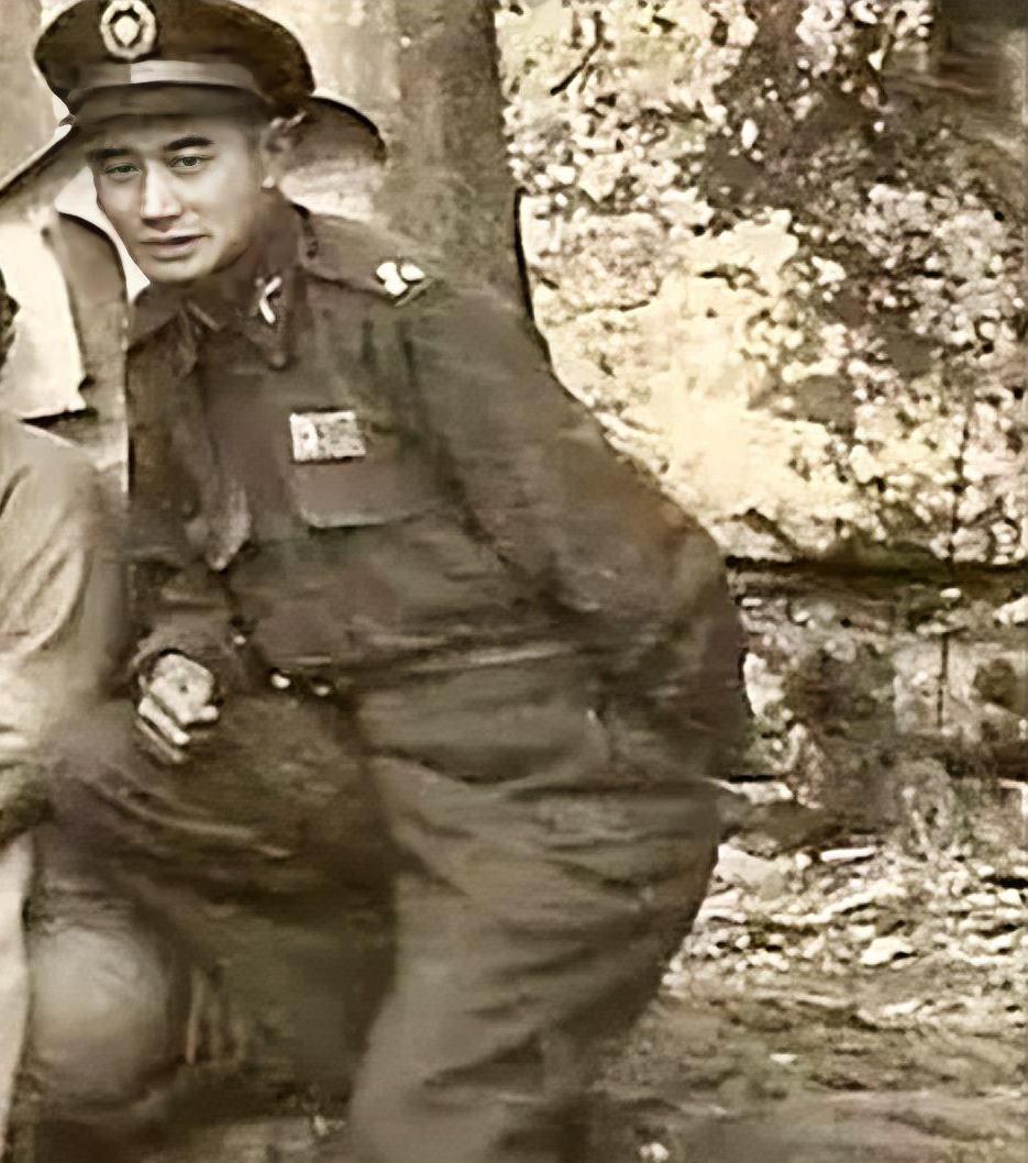 李天霞（1907—1967），字耀宗，江苏宝山人，黄埔军校第三期毕业生，国民党陆