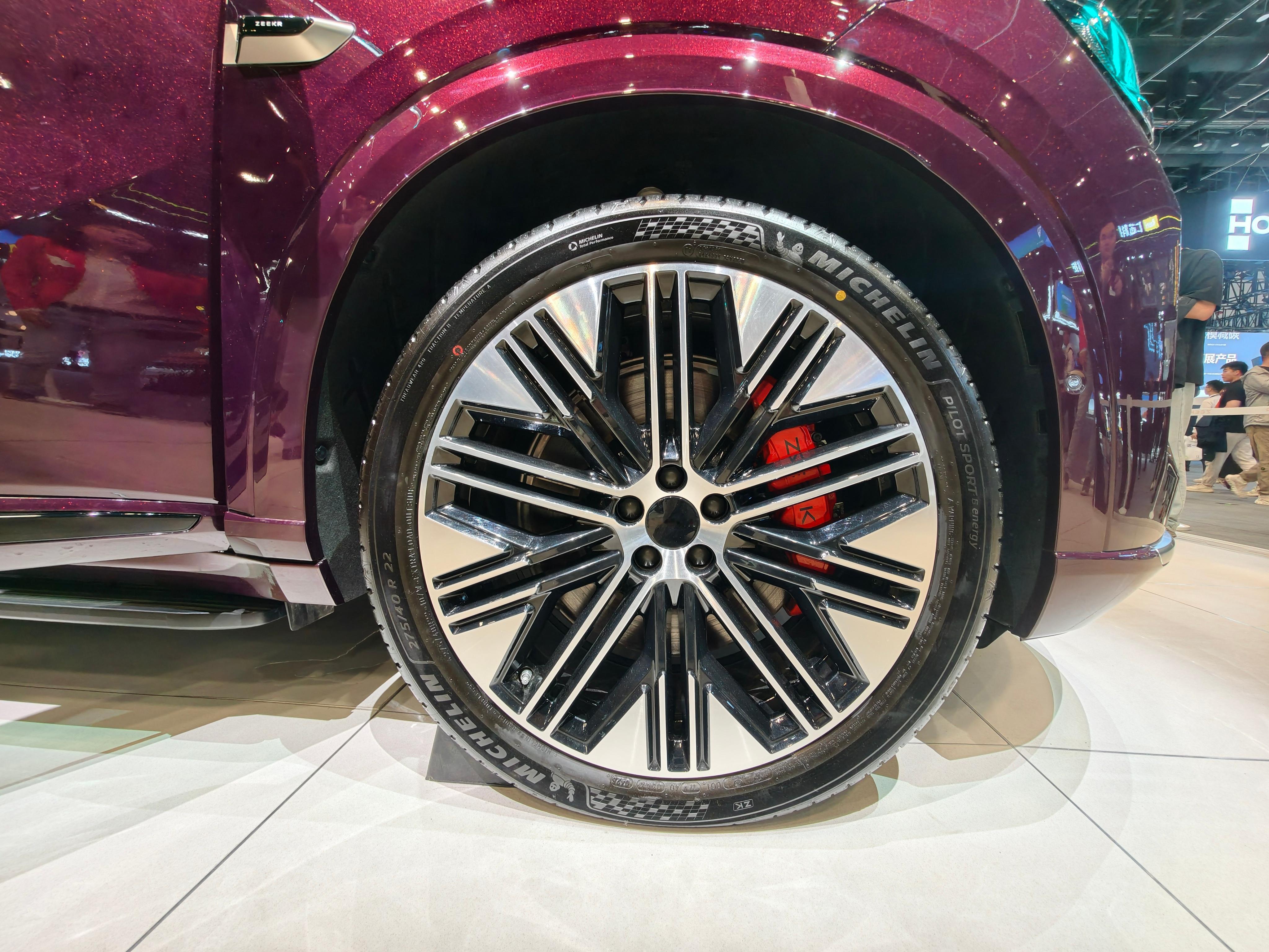 终于打卡了2026北京车展极氪展台——惊喜double，不仅看到了“新公路之王”