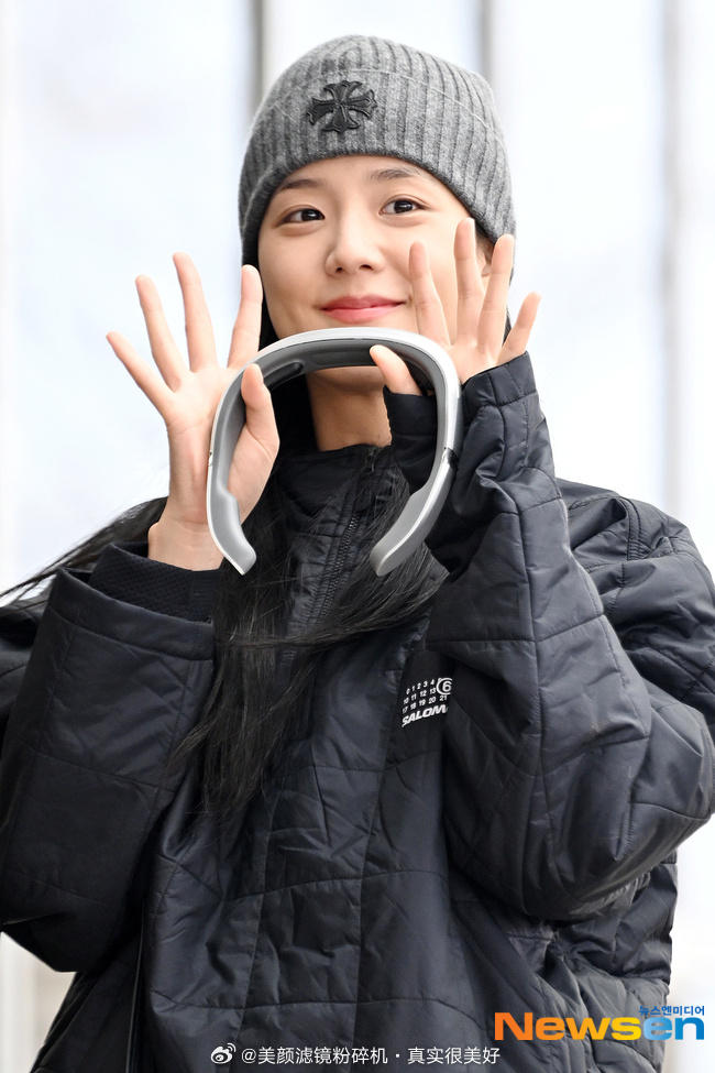 金智秀JISOO、JENNIE、朴彩英今日机场出发新闻图 