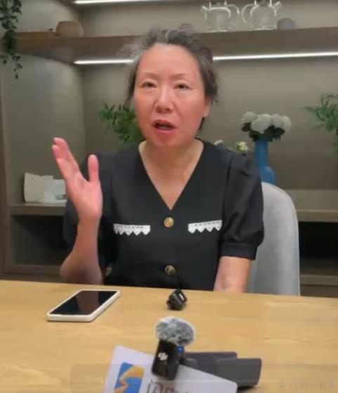 成都女子门口被杀案，主要焦点始终应该聚焦在梁某莹身上，保安未制止、受害者开门不该