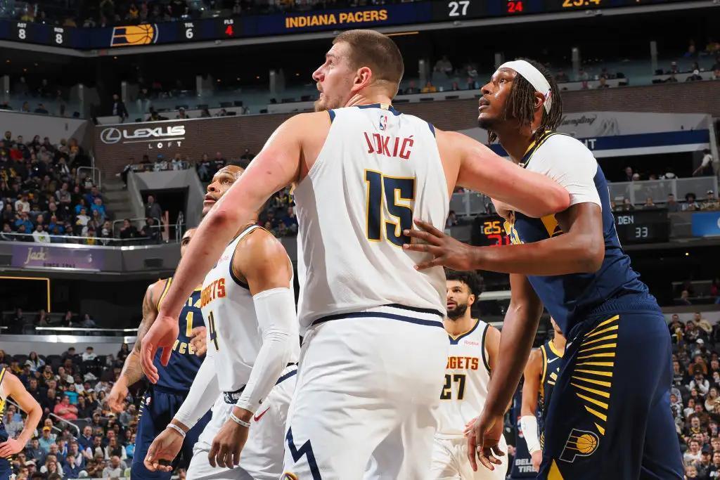 这场比赛中，掘金在客场以125-116战胜步行者，成功避免了连败，展现了强大的团