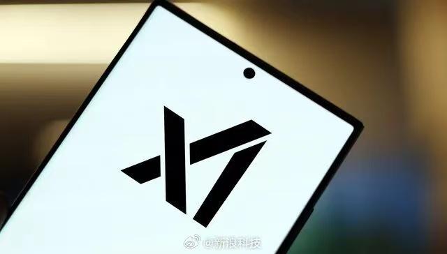 马斯克创立的人工智能公司xAI创始团队已全部离职，最后一位联合创始人于近期离开。