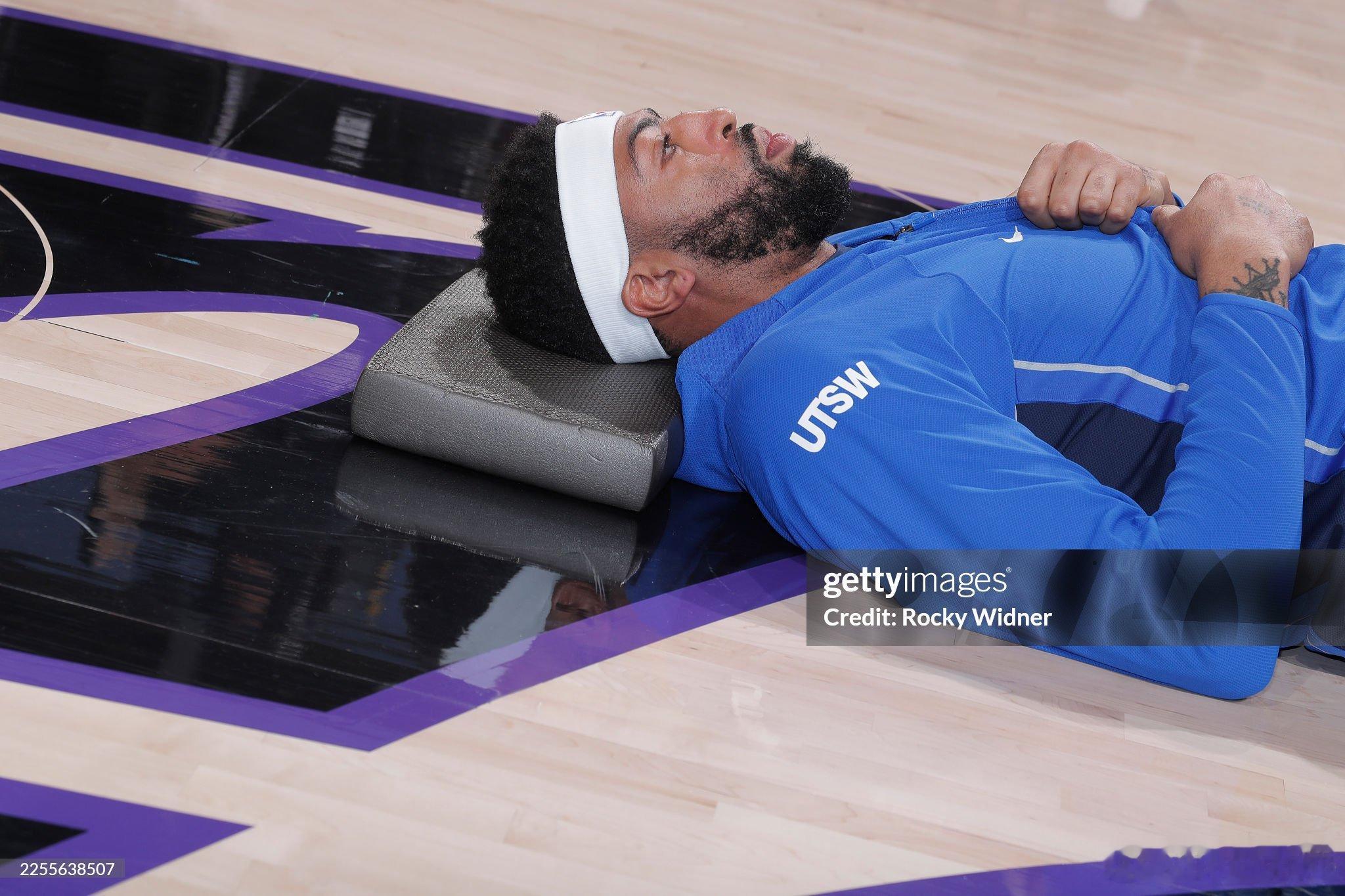 MFFL 来自Marc Stein的消息。戴维斯更倾向于至少留队到今年休赛期，然