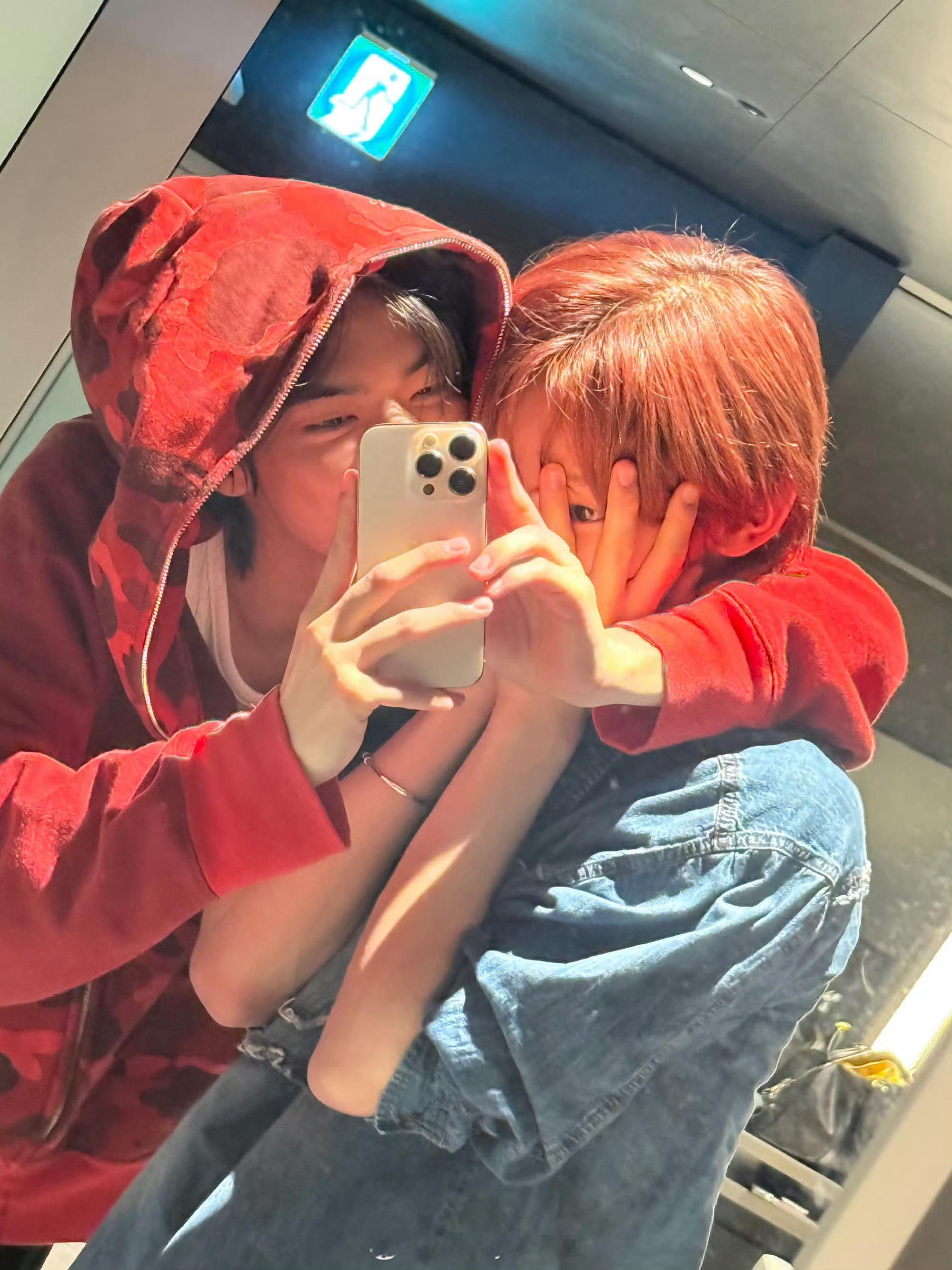 金道勋韩振合照，你们kpop也有.0啊？？？ 