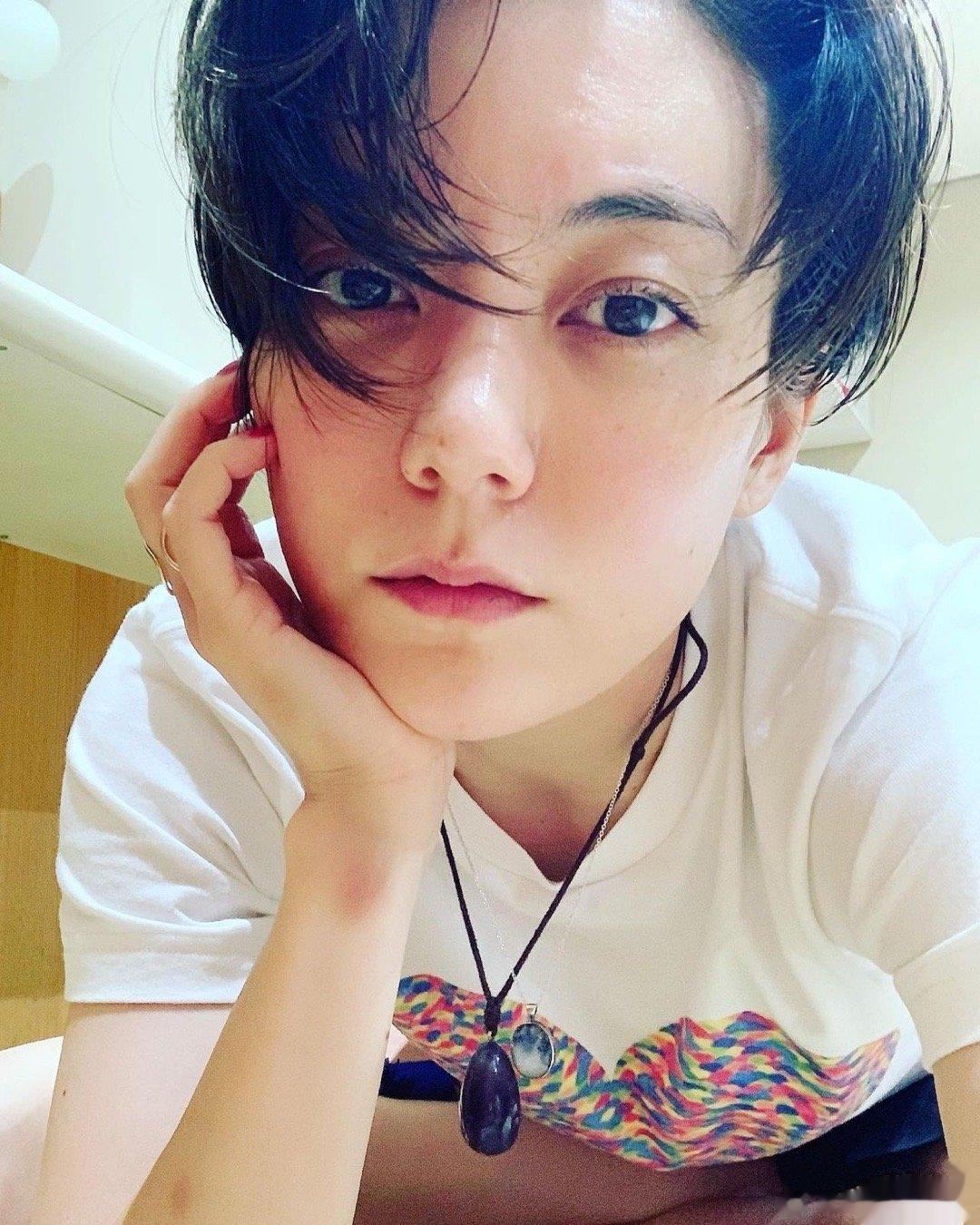 #新浪娱乐[超话]##17年后的头文字D女主角#没想到17年后还能看到这位女主角