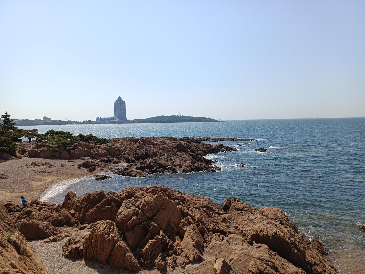 青岛的海,你喜欢么?必须喜欢滴，大海带给青岛的美是一种震撼，这种美成就了青岛。