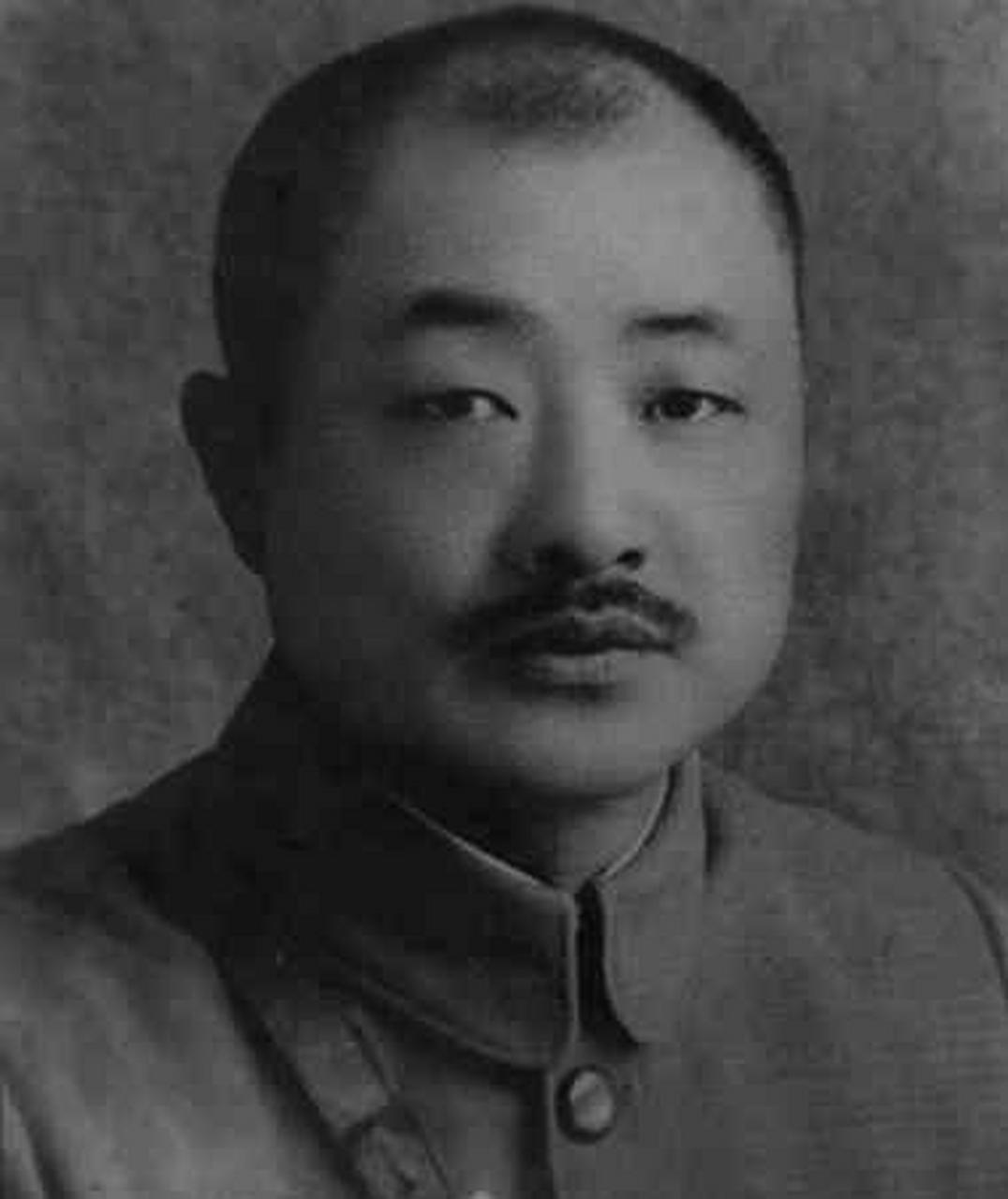 1938年5月，23师师长李必蕃与日寇作战失利举枪自尽，临终前用血写下“误国”两