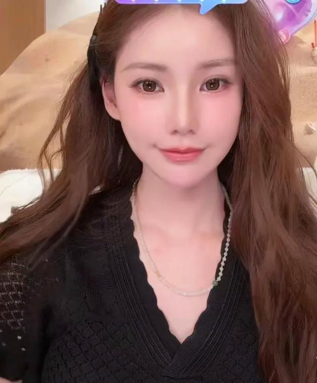 马筱梅的容貌从之前到现在还是发生了很大的变化如果不承认做了医美的话，那只能说现在