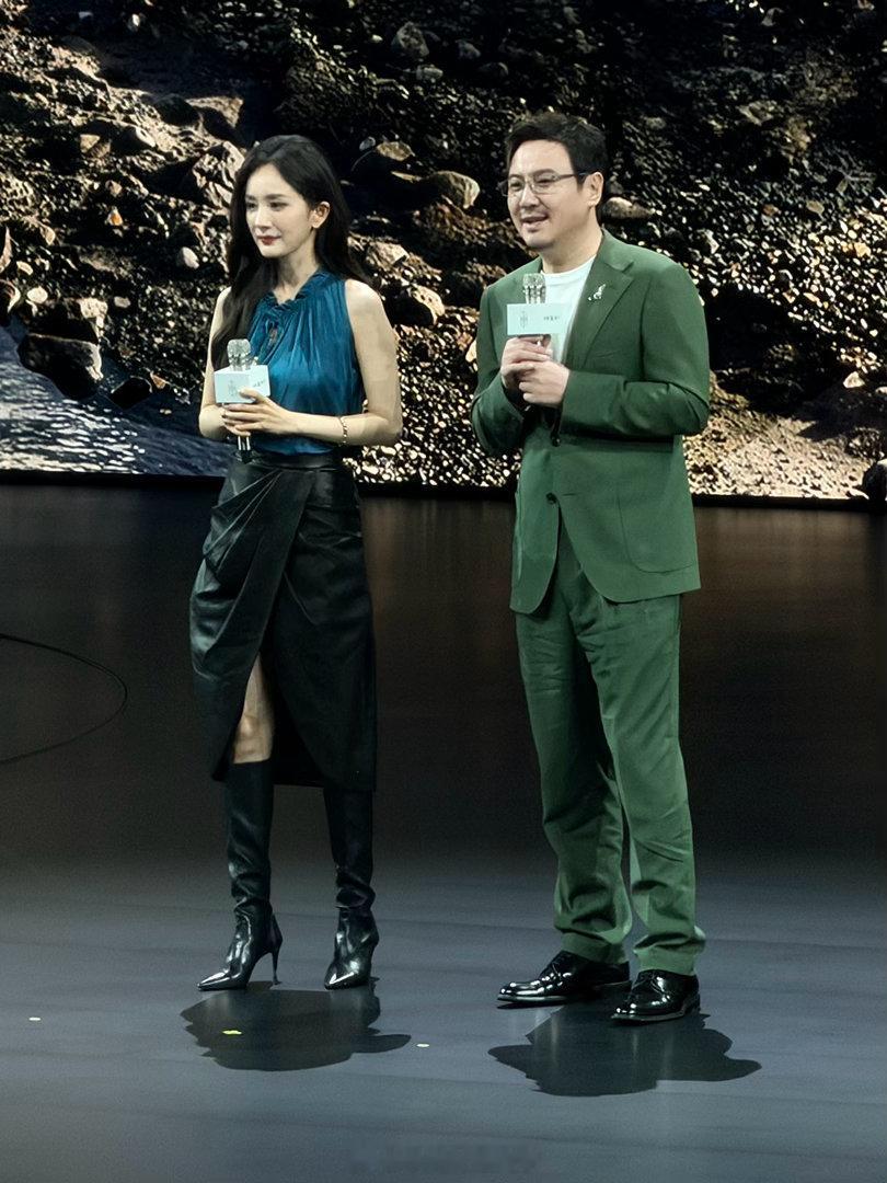 享界G9沈腾&杨幂 成都·高新体育中心体育馆