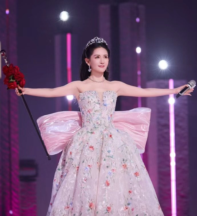 谢娜水晶皇冠粉蝴蝶结繁花裙谢娜玛丽猫 谢娜玛丽猫，谢娜水晶皇冠粉蝴蝶结繁花裙，一