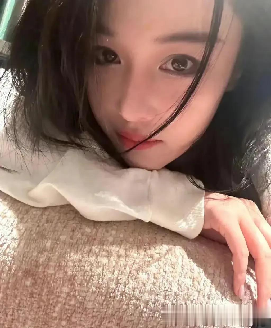 人还是不能只看一时。回想那些年。张馨予一直。被黑，还被人说她模仿范冰冰。但看如今