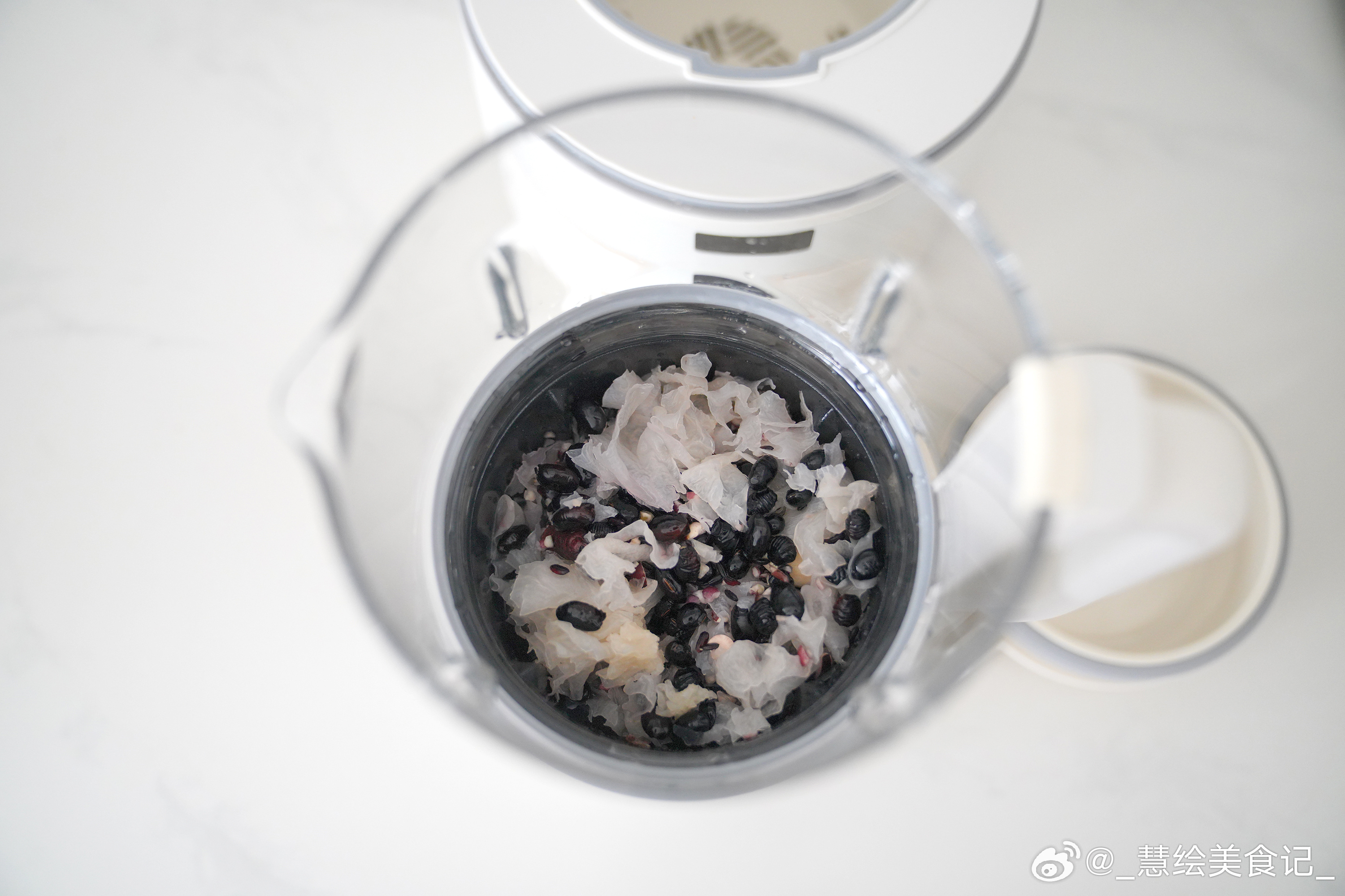 银耳莲子黑豆浆~ 