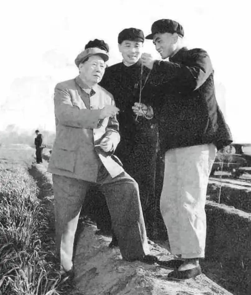 真正关心农民群众的生活！
起早贪黑全心全意为人民服务！