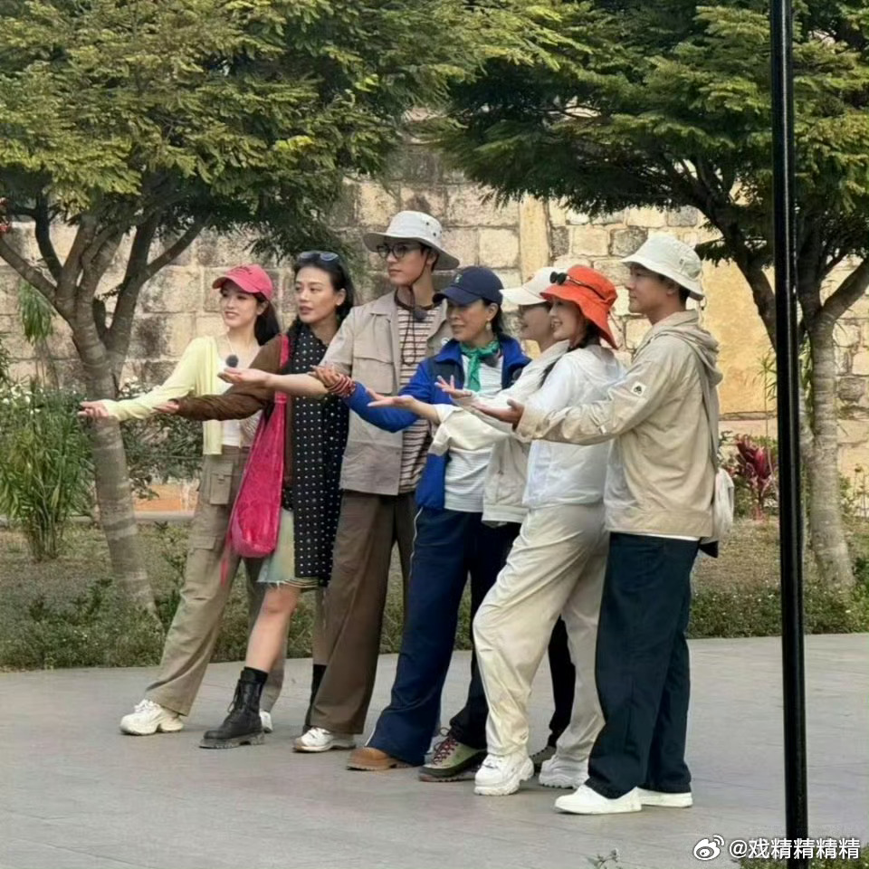 花少 花儿与中老年之前的花儿与少年，就不贴合，女的年龄段从90、80、70、60