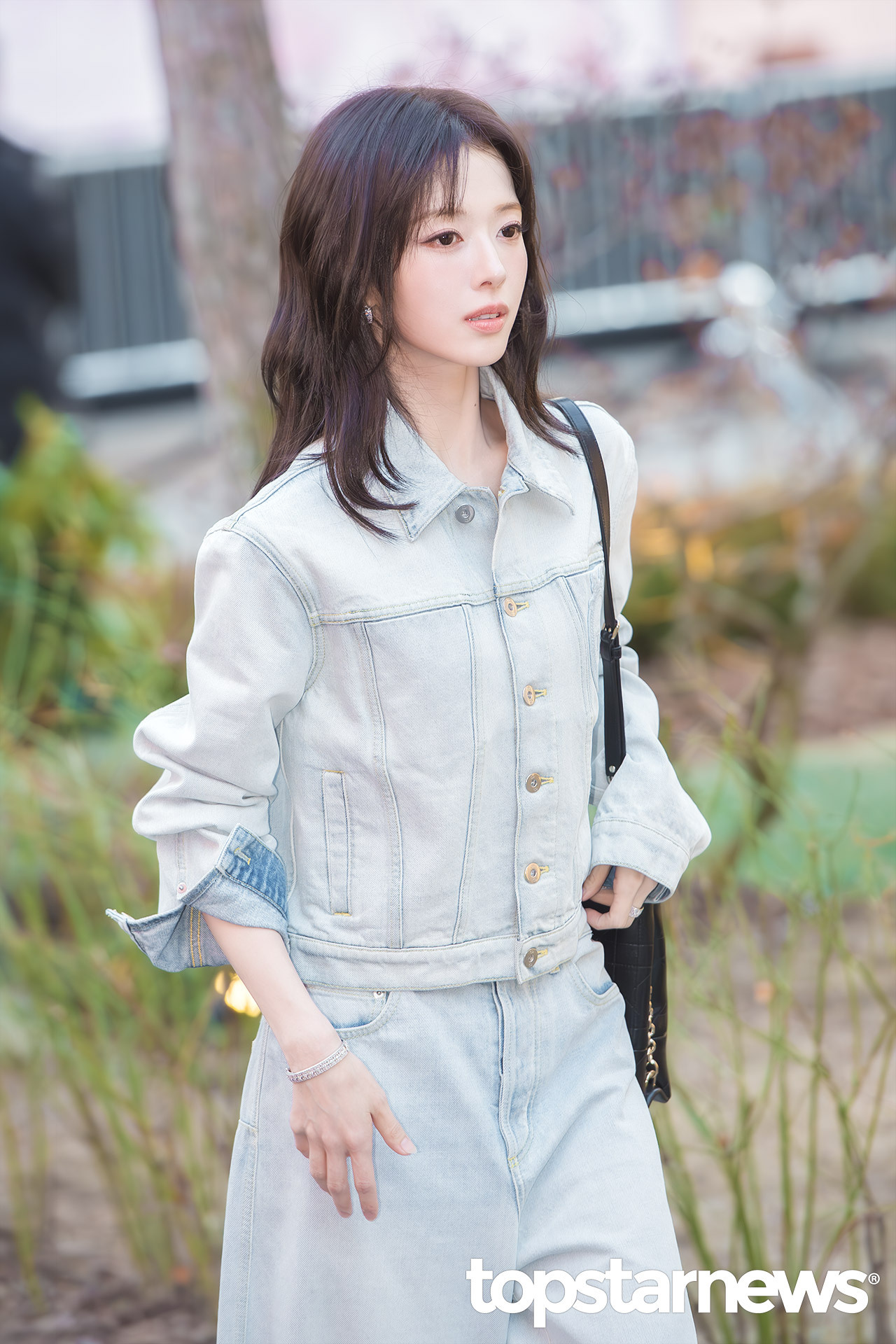 韩国演员卢正义、韩素希与金珉周今日共同亮相Dior活动。三位分别以契合自身气质的