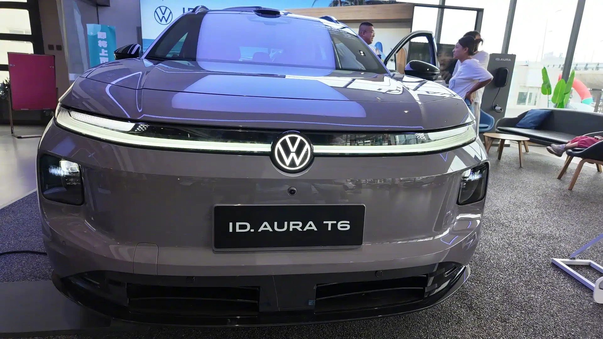 一汽大众ID.AURA T6 2026年9月上市，定位紧凑型纯电家用轿车。车身尺