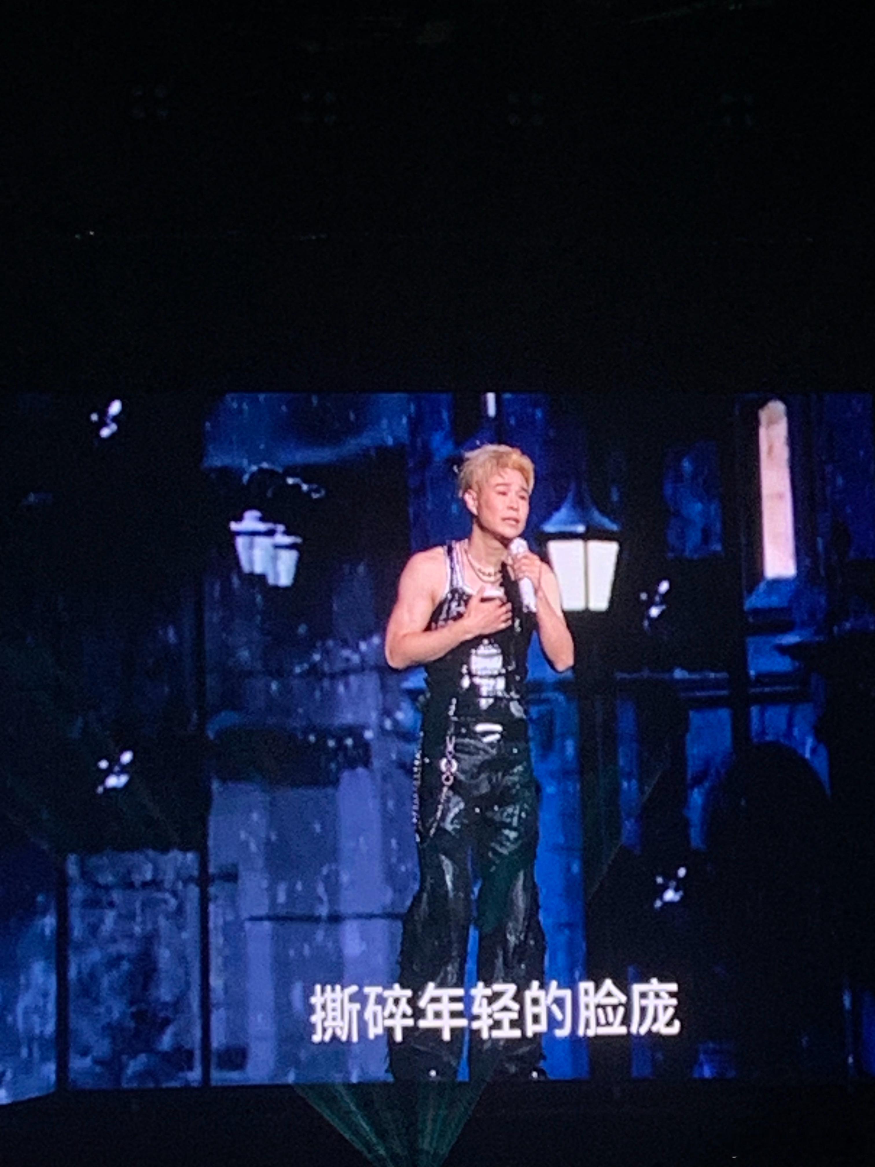#小沈阳的演唱会沈春阳的脱口秀##想看沈春阳上喜剧之王#小沈阳的演唱会上，沈春阳