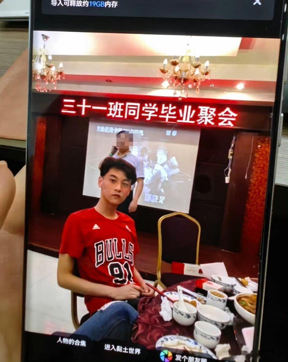 田栩宁高中毕业照 都被粉丝考古出来了，那时候叫很帅了[哇] ​ ​​​