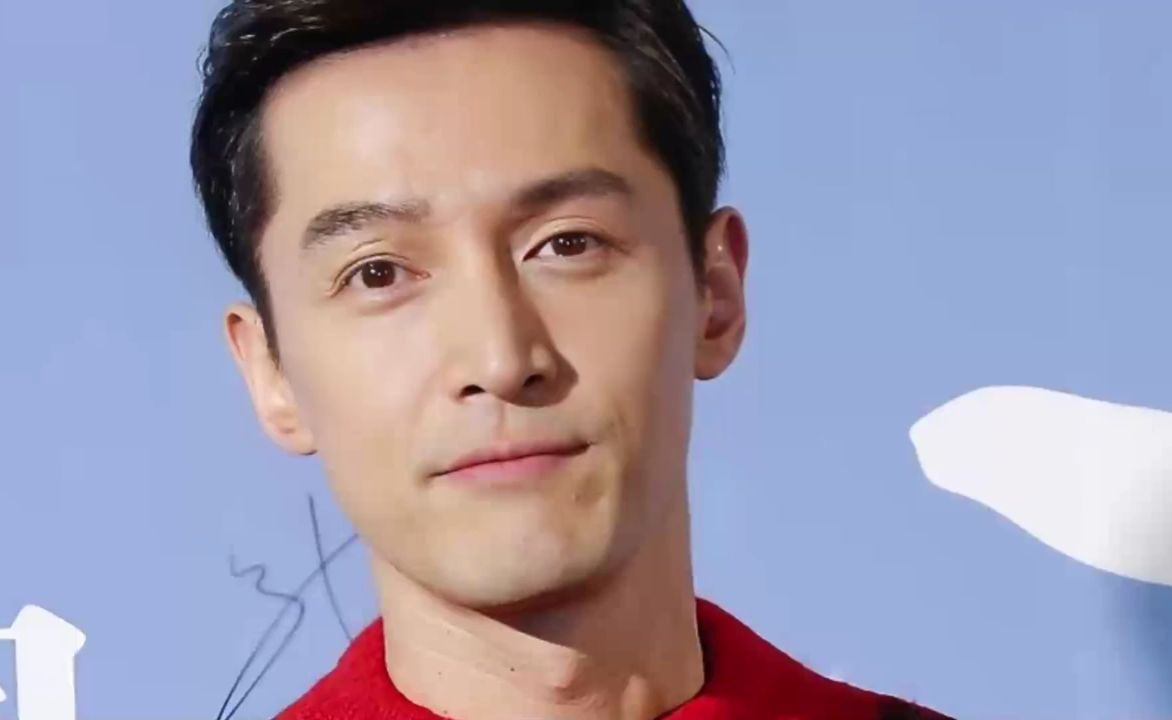 胡歌没带红的她，这次终于被肖战《小城良方》带“红”了！