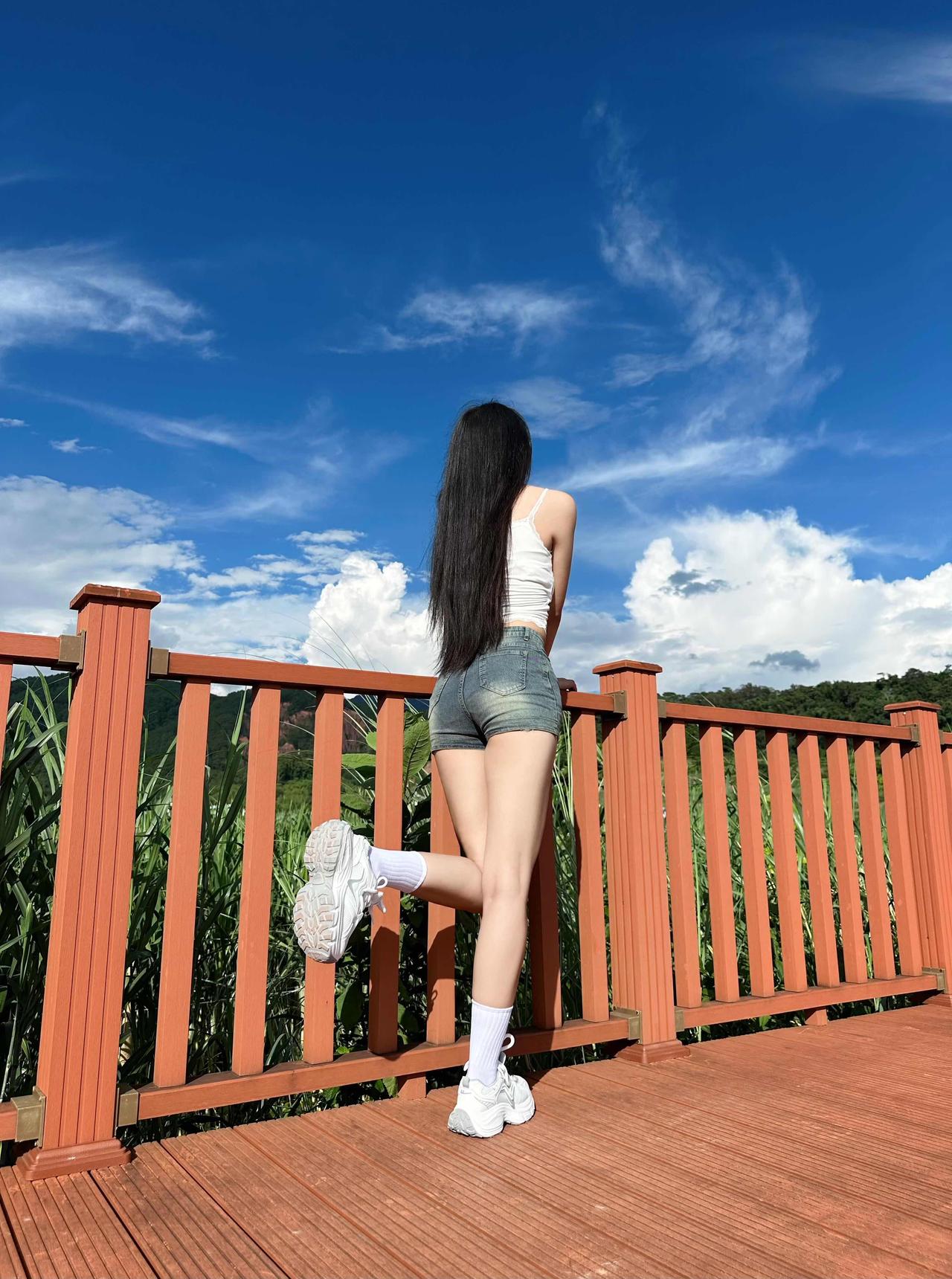 女生如何穿搭看起来时尚更有品味呢