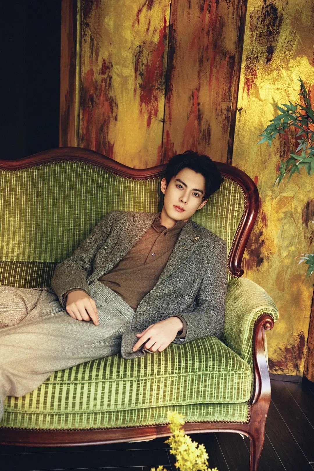 王鹤棣中秋营业是东方绅士 ​​​