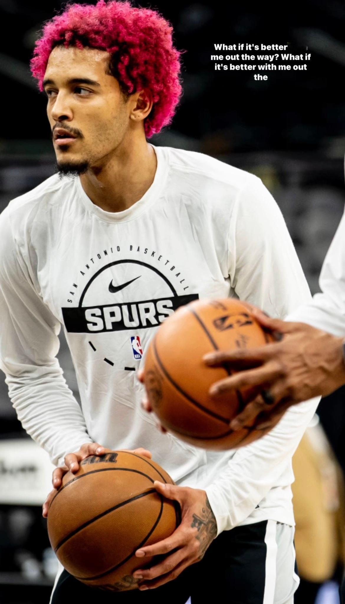 😭杰里米-索汉ins引用歌词：“如果我离开，会不会更好？”感觉已经快有结果了；